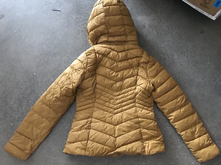 Ladies padded jackets (8)